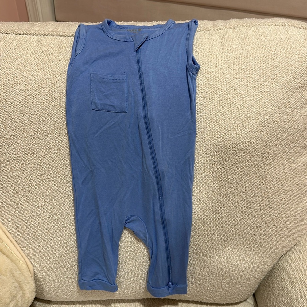 Kyte Baby romper.  2 way zipper.